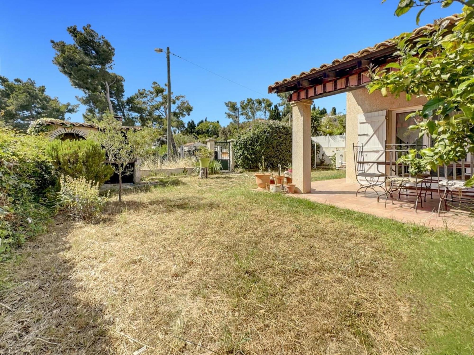 Maisonnette Kalis Calme Avec Climatisation Parking Jardin Cadre Campagne Plages A Pieds باندول المظهر الخارجي الصورة