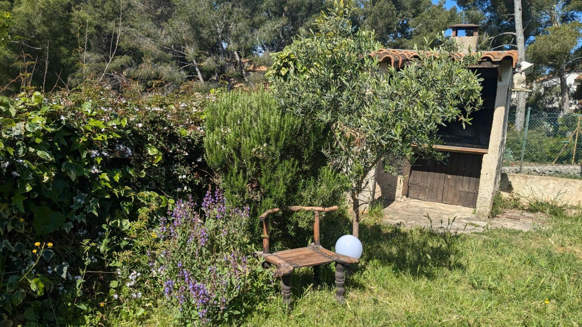 Maisonnette Kalis Calme Avec Climatisation Parking Jardin Cadre Campagne Plages A Pieds باندول المظهر الخارجي الصورة